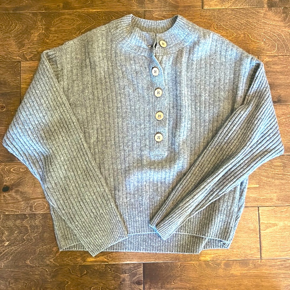 Latte 100% Cashmere Henley NWOT